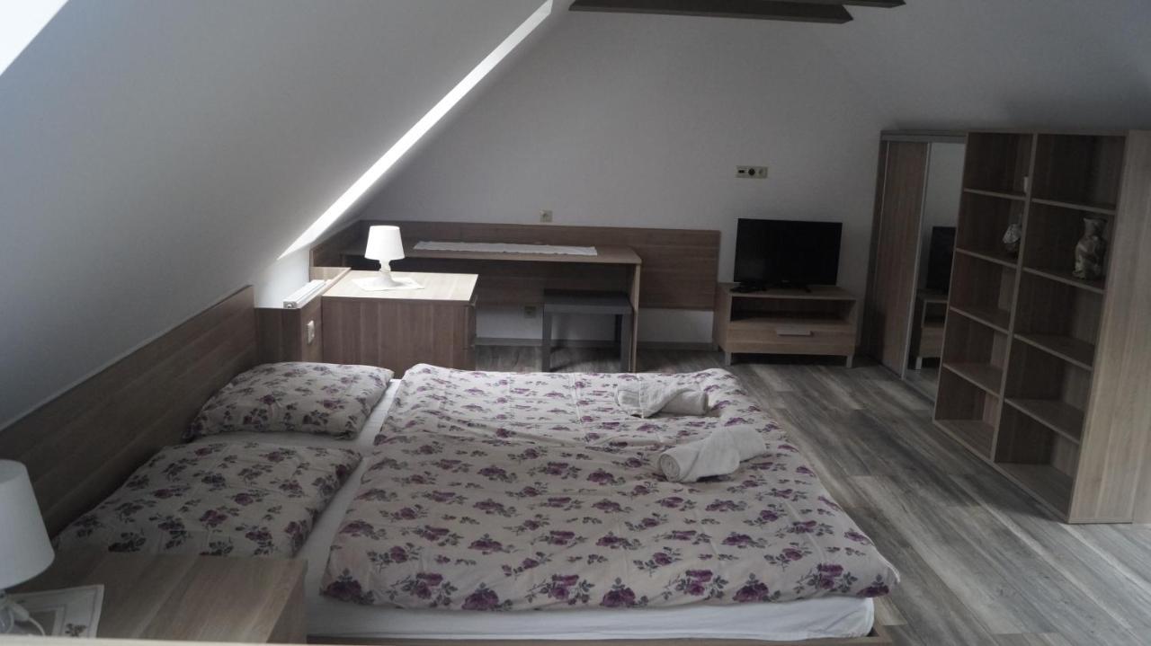 Penzion Jolla Červený Kláštor 外观 照片